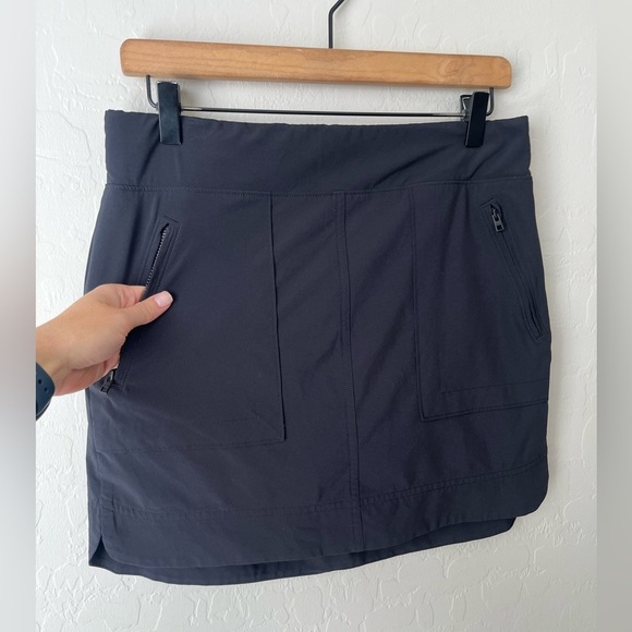 Athleta Chelsea black skort skirt 8 - Picture 2 of 11